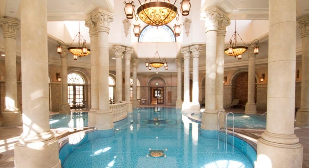 ミラコスタプール写真